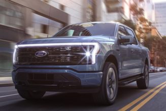 Ford’s F-150 Lightning Extended Range Model Can Run For 300 Miles