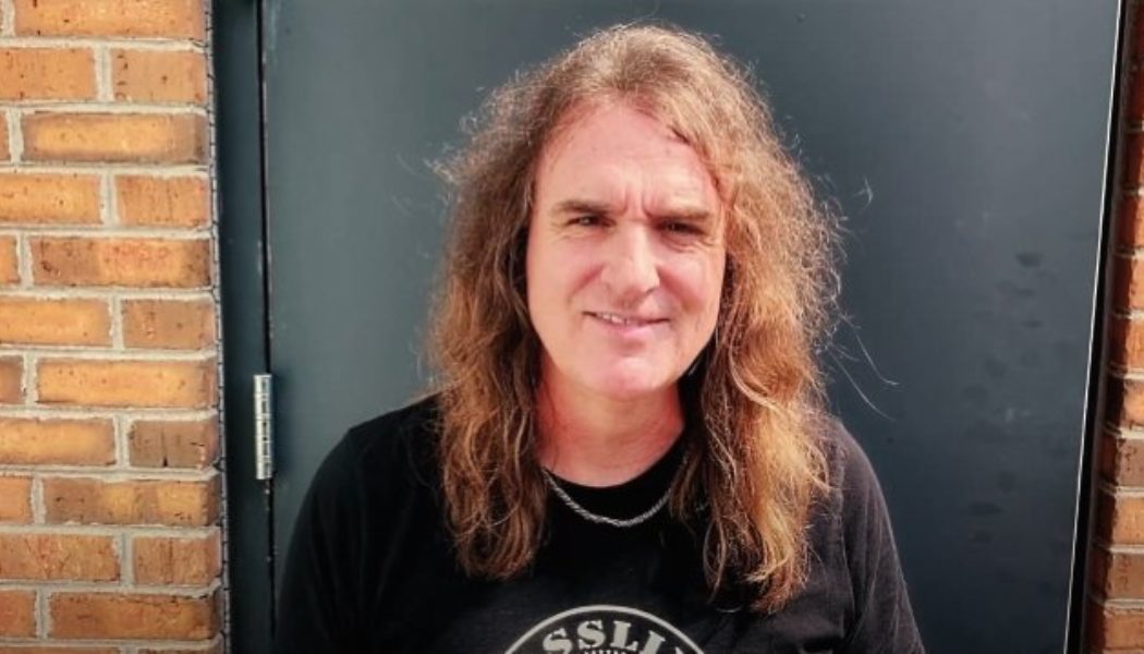 Former MEGADETH Bassist DAVID ELLEFSON To Appear At ‘Halfway To Halloween’ Convention In Illinois