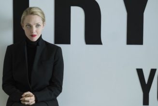 Hulu offers a first glimpse at Amanda Seyfried as Elizabeth Holmes