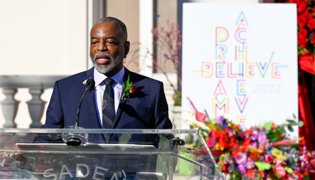 King Kunta: LeVar Burton Poses In Hoodie As A Nod To His Iconic Character Kunta Kinte