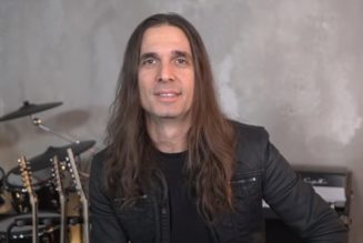 MEGADETH Guitarist KIKO LOUREIRO: What I Have Learned From Playing With DAVE MUSTAINE