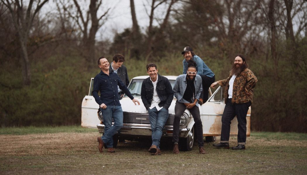 Old Crow Medicine Show Unveil New Video For Paint This Town