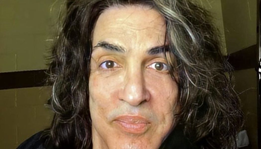 PAUL STANLEY Says His Entire Family Has Contracted Omicron: ‘I’m So Glad I’m Vaccinated’