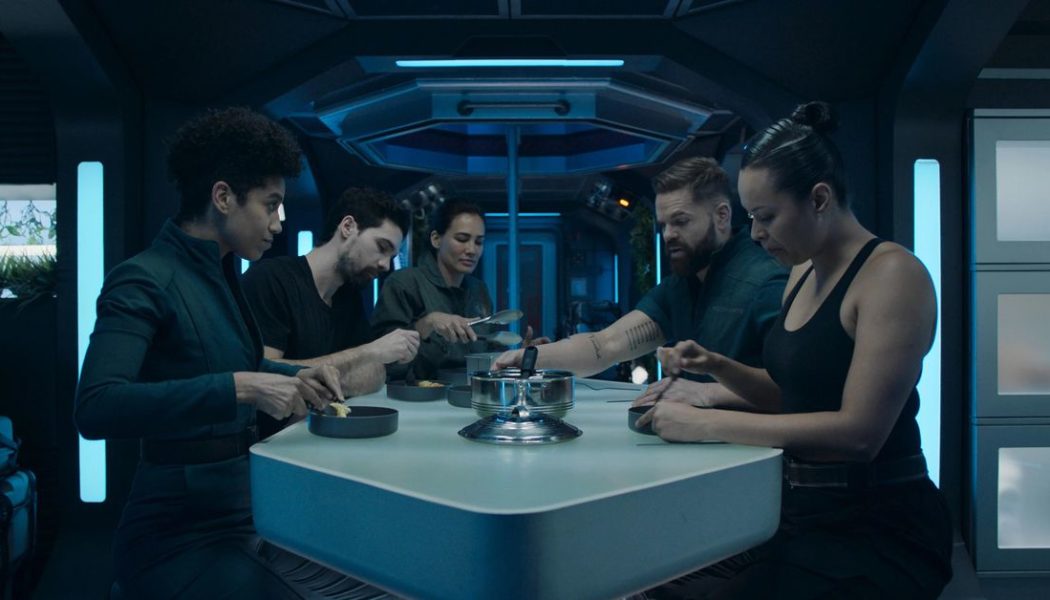 PSA: You’ll miss 25 minutes of The Expanse’s final season if you don’t pause it