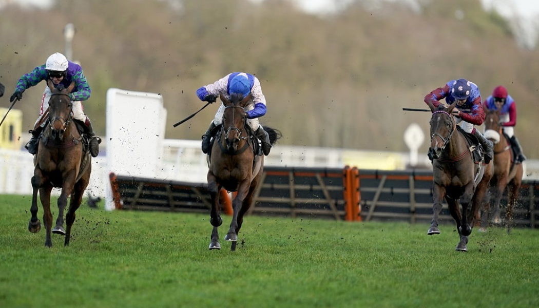 Racing Tips: 2021 Long Walk Hurdle Tips & Preview – Buzz Tries Trip at Ascot for First Time