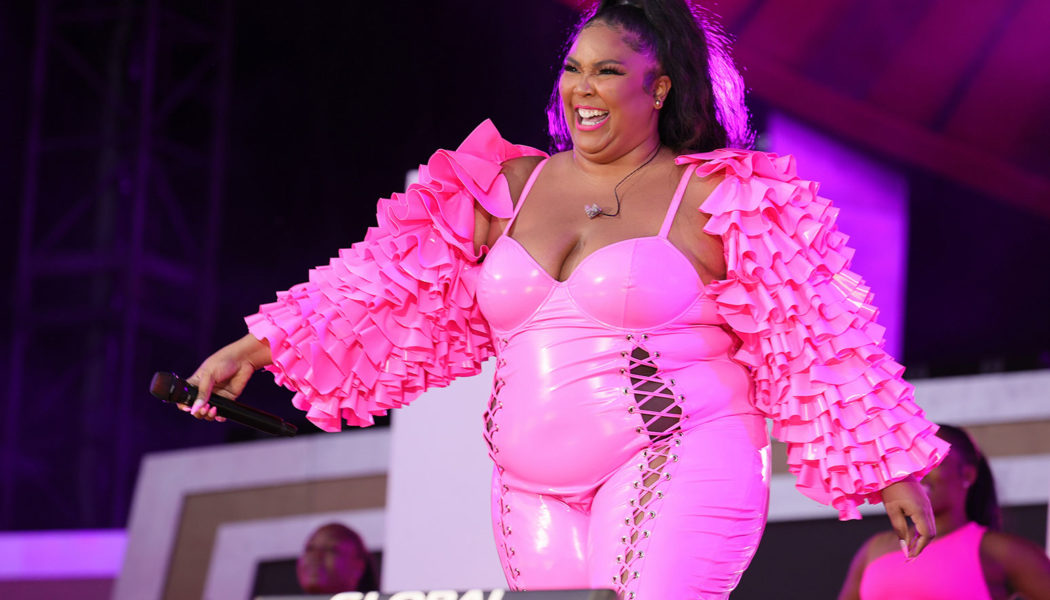 See Lizzo Transform Into a Very Festive ‘Mrs. Grinch’ for Christmas