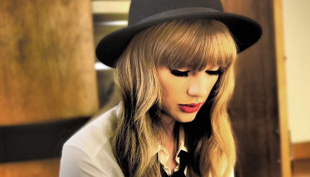 Taylor Swift’s ‘All Too Well’ Hits Its First Billboard Airplay Chart