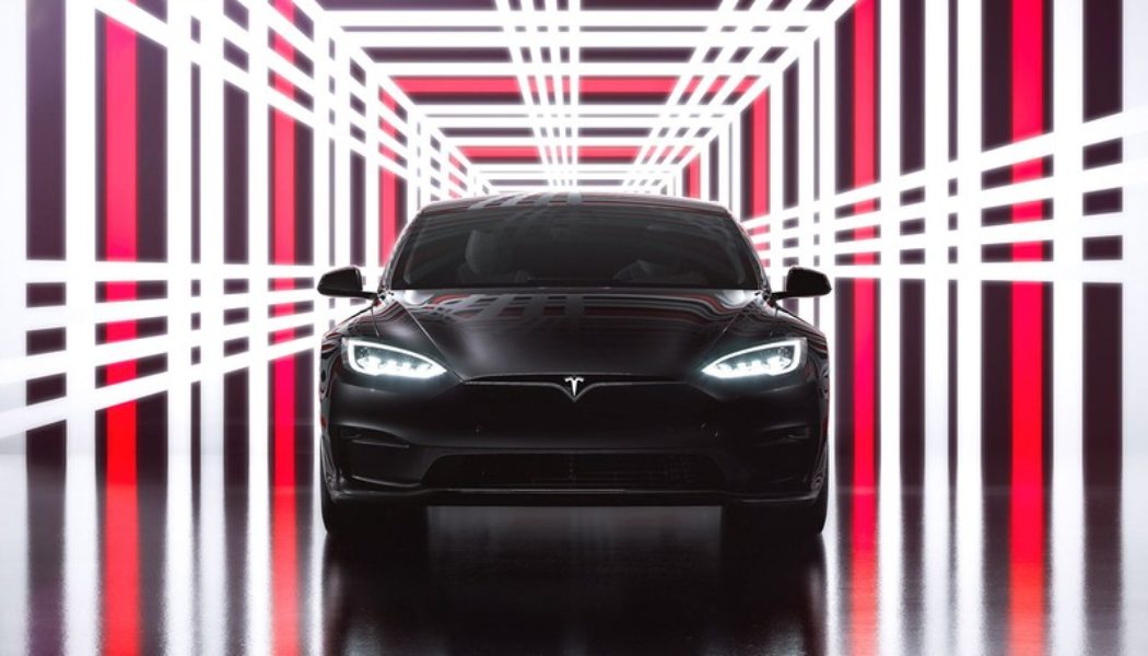 Tesla’s Holiday Update Lets You Turn Your Car Into a Megaphone