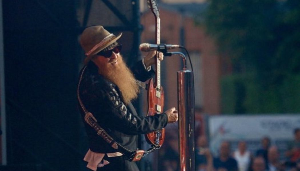 ZZ TOP’s BILLY GIBBONS Releases Animated Music Video For ‘Jingle Bell Blues’