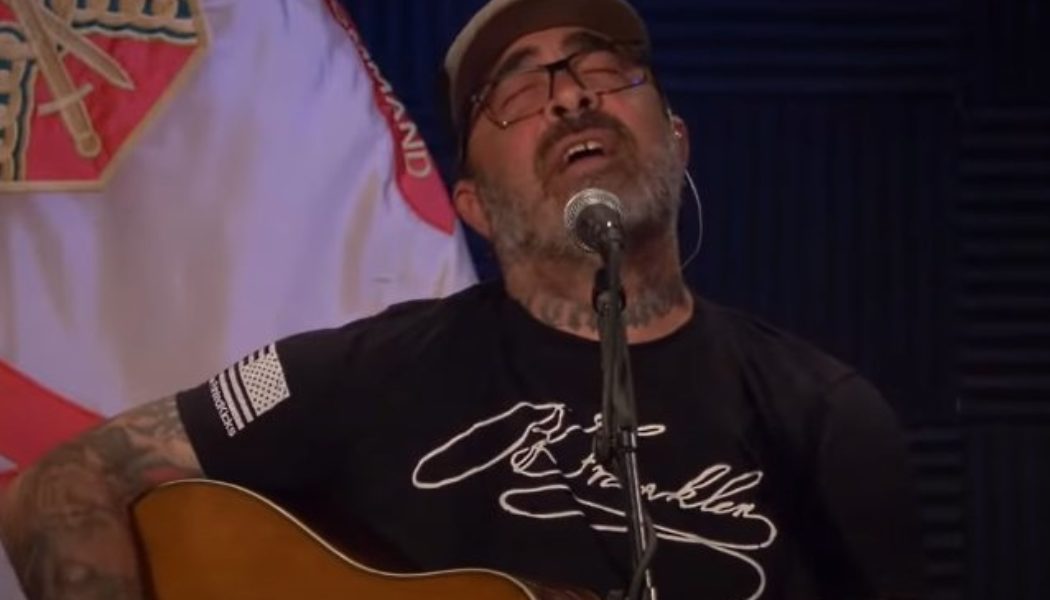 AARON LEWIS Celebrates ‘Frayed At Both Ends’ Album Release With Performance At Kentucky’s Fort Campbell (Video)