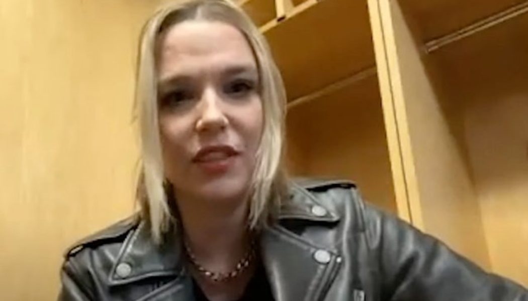 HALESTORM’s LZZY HALE Opens Up About Tour Bus Fire: ‘We Dodged A Bullet’