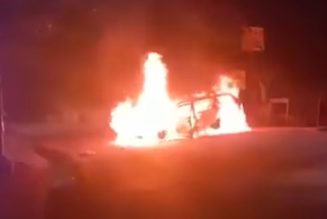 IPOB Sit-At-Home: Hoodlums Set Ablaze Vehicle In Anambra (Video)