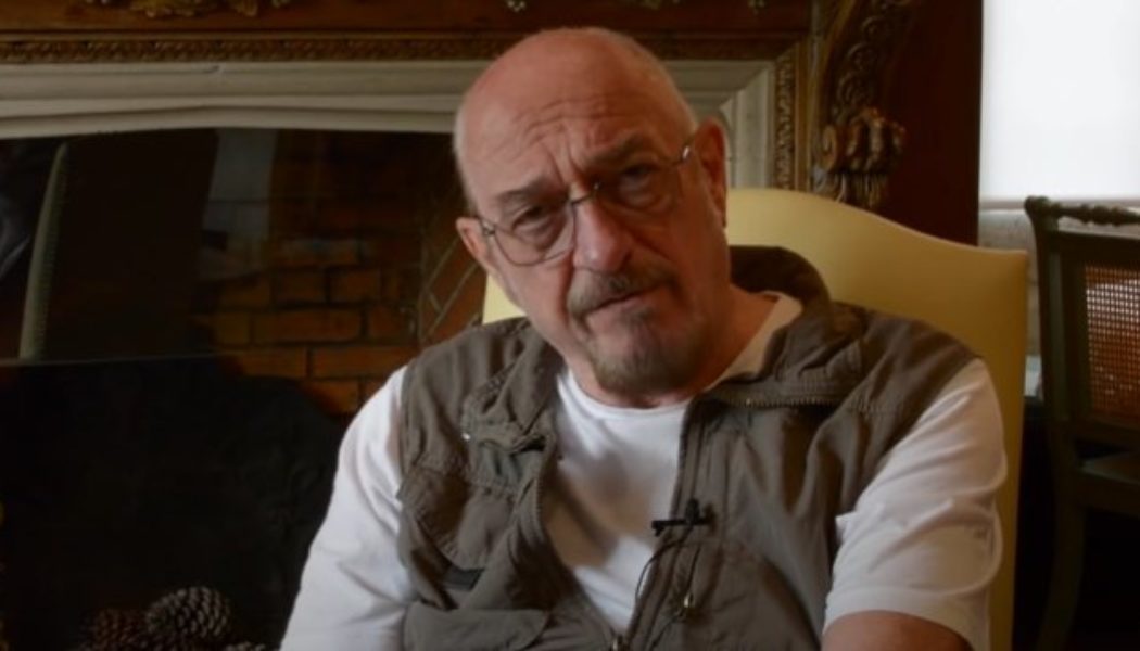 JETHRO TULL’s IAN ANDERSON: It Would Be ‘Too Easy’ To Say ‘The Zealot Gene’ Was Written About DONALD TRUMP