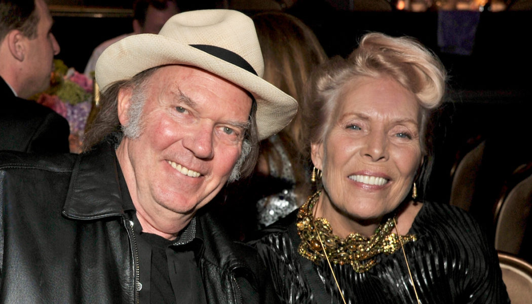 Joni Mitchell Removes Music from Spotify: “I Stand in Solidarity with Neil Young”