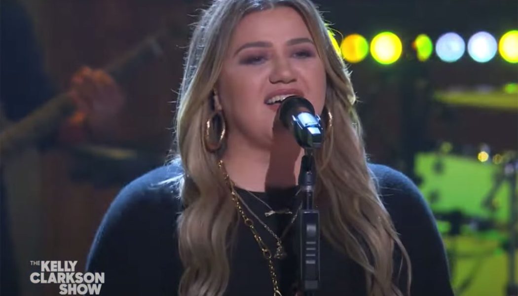 Kelly Clarkson Is ‘Nervous as Hell’ Taking on a ‘Control’-Era Hit by Janet Jackson: Watch