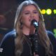 Kelly Clarkson Is ‘Nervous as Hell’ Taking on a ‘Control’-Era Hit by Janet Jackson: Watch