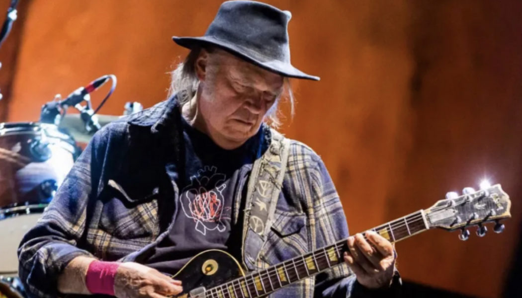 Neil Young Demands Spotify Remove His Music Over Spread of Vaccine Disinformation