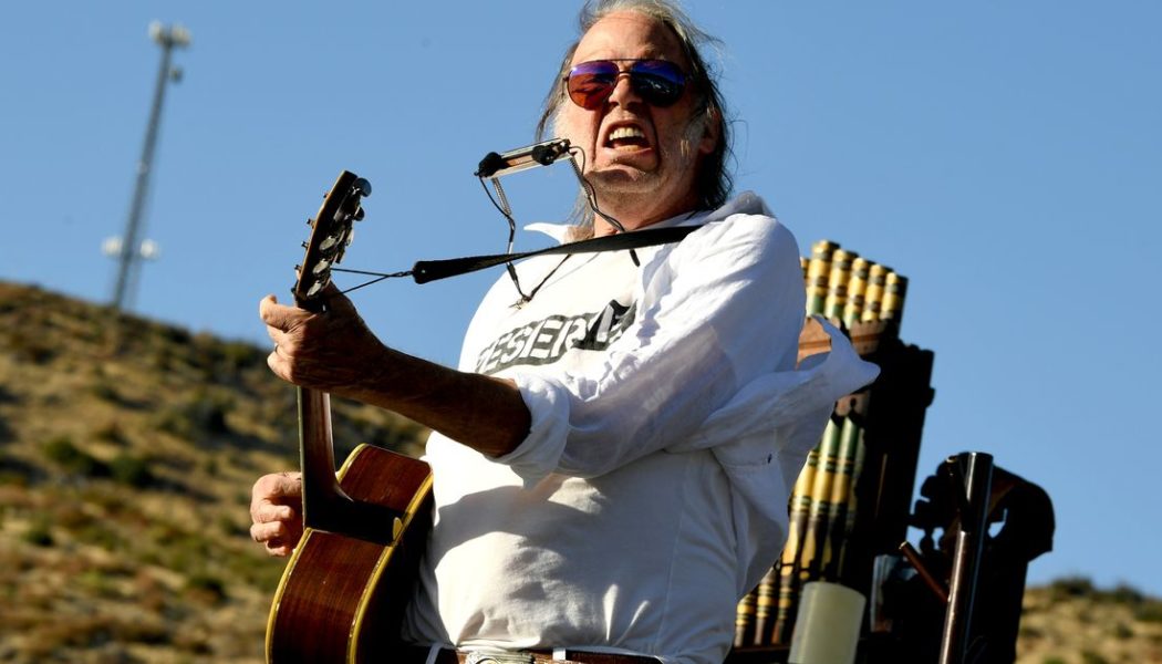 Neil Young tells Spotify to remove his music over Joe Rogan vaccine misinformation