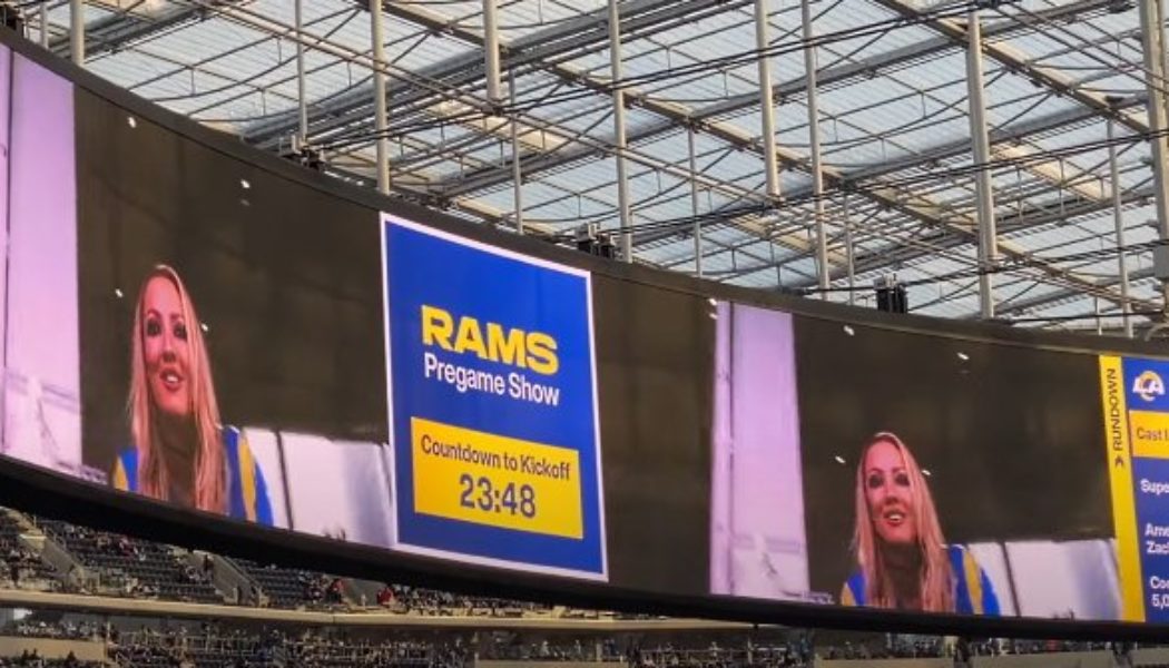 NITA STRAUSS Performs At LOS ANGELES RAMS Game: Video Recap