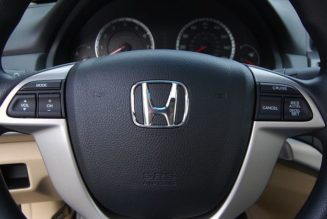 Older Honda and Acura models hit by Y2K22 bug that resets clocks 20 years in the past