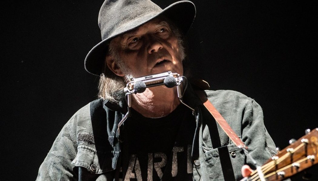 Spotify to Remove Neil Young From Spotify Following Joe Rogan Ultimatum