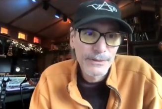 STEVE VAI On Impending Retirements Of DAVID LEE ROTH, DAVID COVERDALE: ‘These Guys Are Heroes’