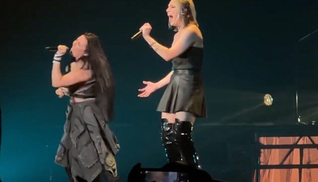 Watch AMY LEE And LZZY HALE Perform LINKIN PARK’s ‘Heavy’ In Cincinnati