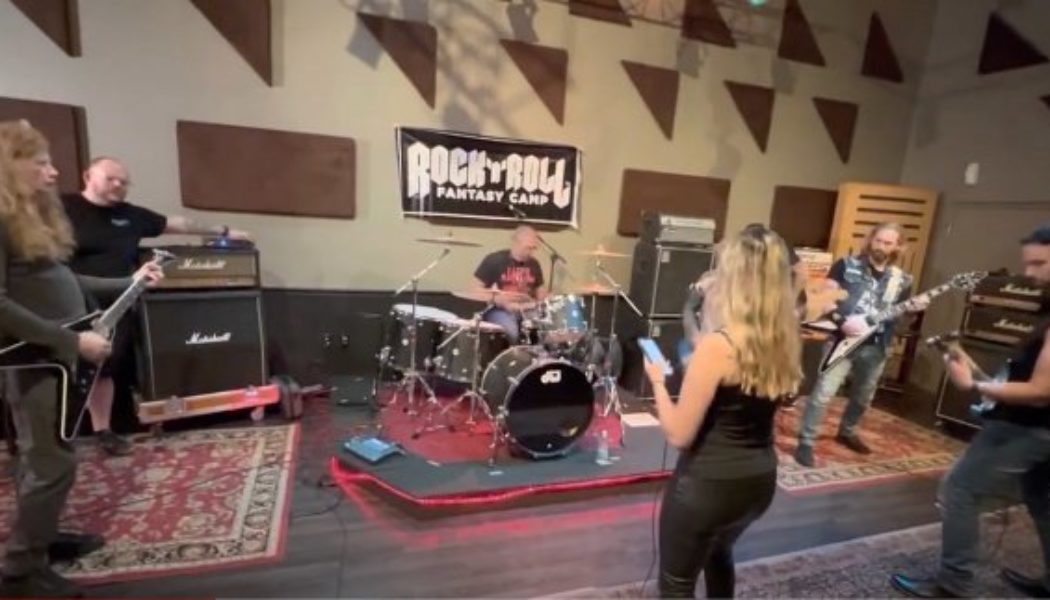 Watch DAVE MUSTAINE Perform MEGADETH Classics At This Month’s ‘Rock ‘N’ Roll Fantasy Camp’