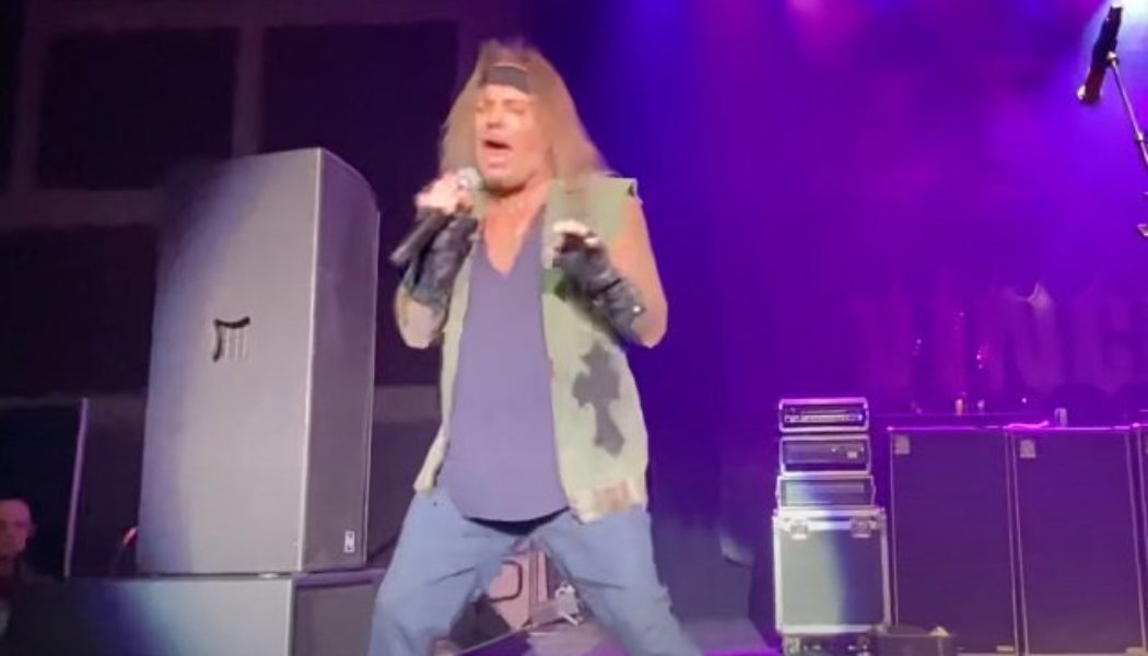 Watch VINCE NEIL Perform MÖTLEY CRÜE Classics In Lawrenceburg, Indiana