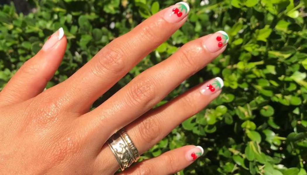 17 French Manicure Ideas I’ve Saved For My Next Salon Visit