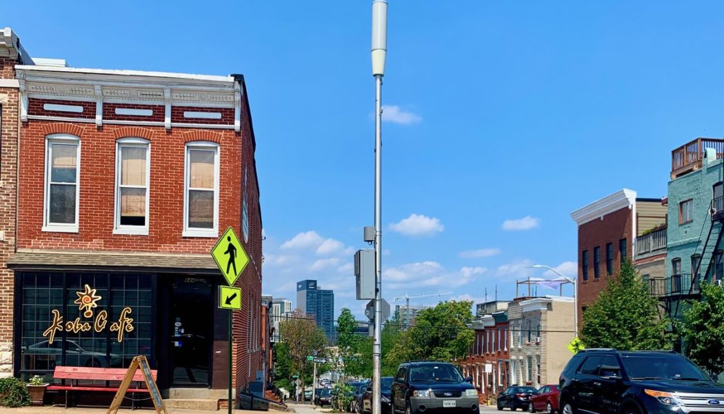 AT&T begins testing and deployment of discreet 5G radios on city street lamp posts