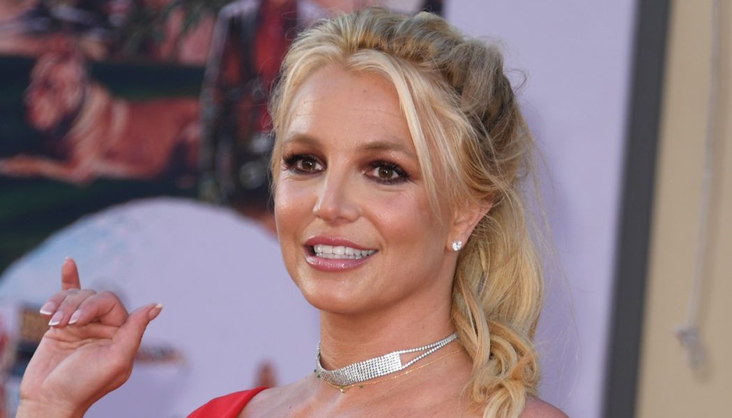 Britney Spears Signs Book Deal for Tell-All Memoir