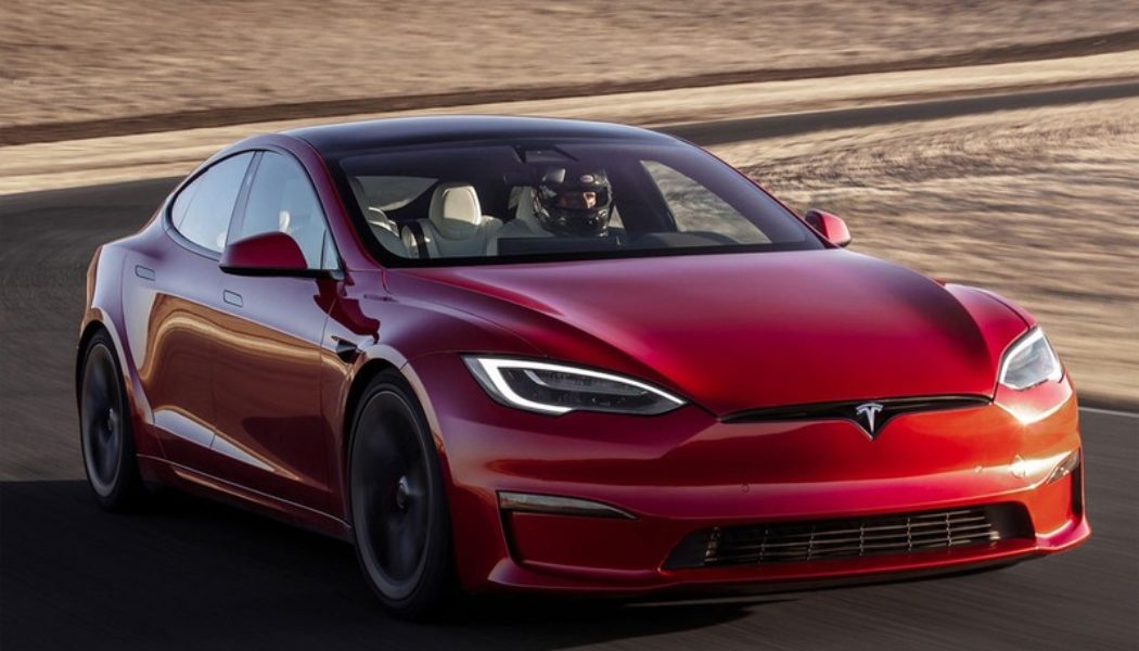 Complaints on Tesla Vehicles Surge Over “Phantom Braking”