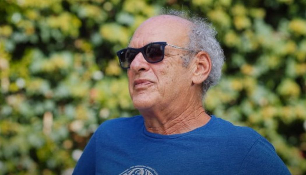 Legendary ALICE COOPER Manager SHEP GORDON Focus Of Latest Episode Of GIBSON TV’s ‘Icons’