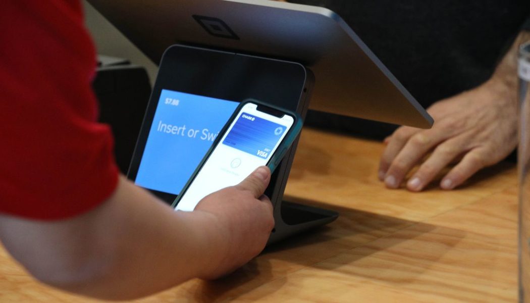 Some Russian bank customers have been cut off from Apple Pay and Google Pay