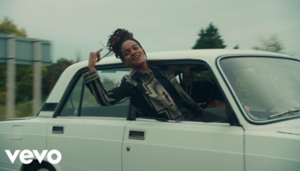 VIDEO: Koffee – Pull Up