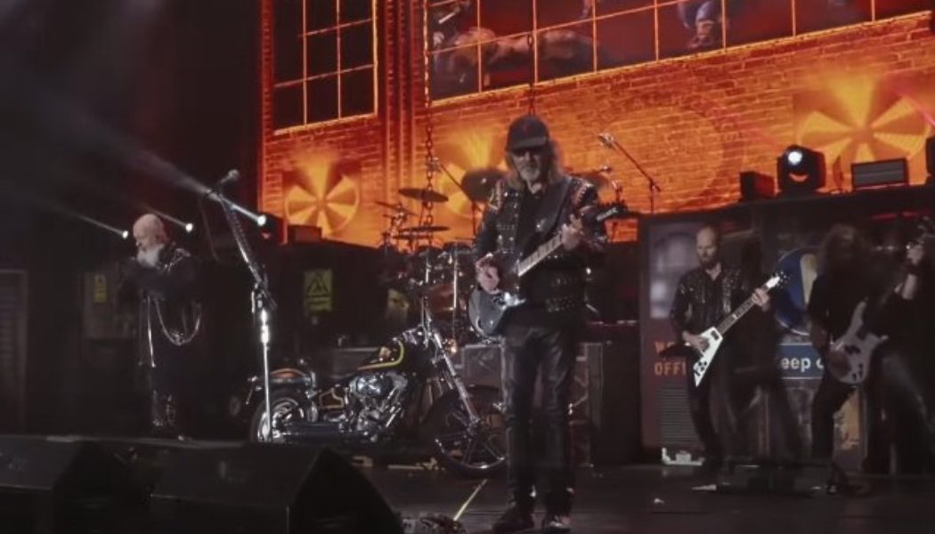 Watch Pro-Shot Video Of GLENN TIPTON Performing ‘Metal Gods’ With JUDAS PRIEST At 2021 BLOODSTOCK OPEN AIR