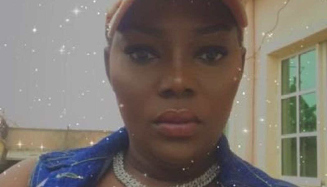 Woman Begs Nigerians to Patronize her husband who is into real Estate to see money feed Her