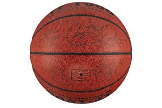 A Basketball Signed by Kobe Bryant and LeBron James From President Obama’s Pickup Game Is up for Auction