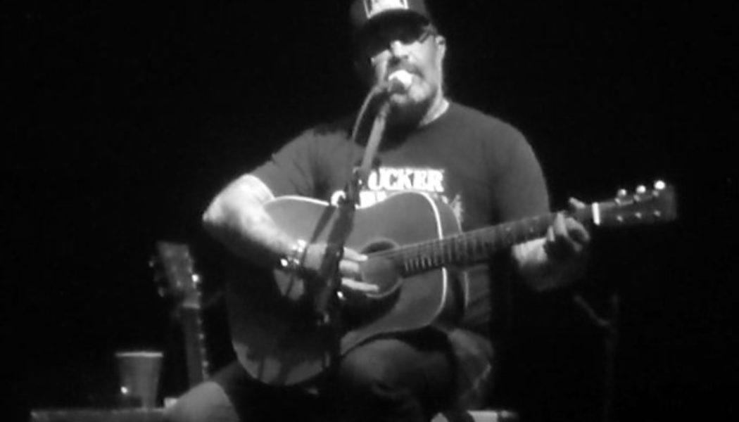 AARON LEWIS Dedicates His Song ‘Kill Me Like You Love Me’ To TAYLOR HAWKINS: ‘We Will Miss You Dearly’