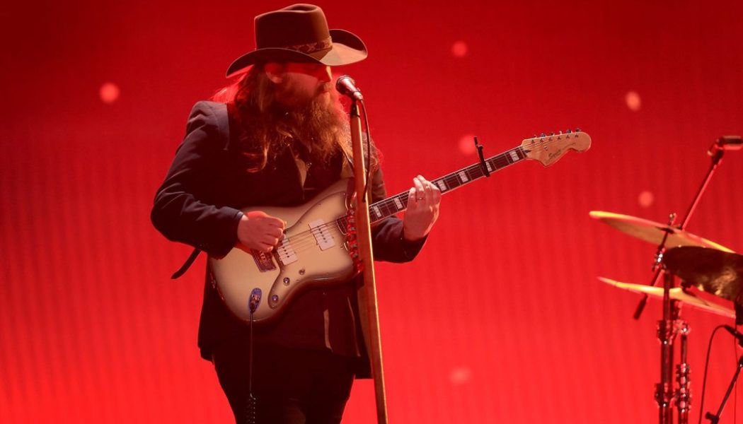 Chris Stapleton Performs ‘Watch You Burn’ in Remembrance of Route 91 Tragedy at 2022 ACM Awards