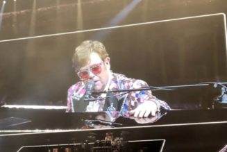 ELTON JOHN Pays Tribute To TAYLOR HAWKINS At Des Moines Concert: ‘This Song Is For Him And His Family’