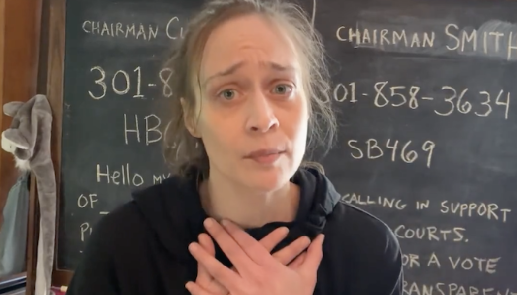 Fiona Apple, Backing Court Transparency Bills, Asks You to Call Maryland Lawmakers: Watch