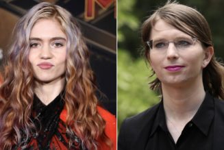 Grimes is Dating Chelsea Manning: Report