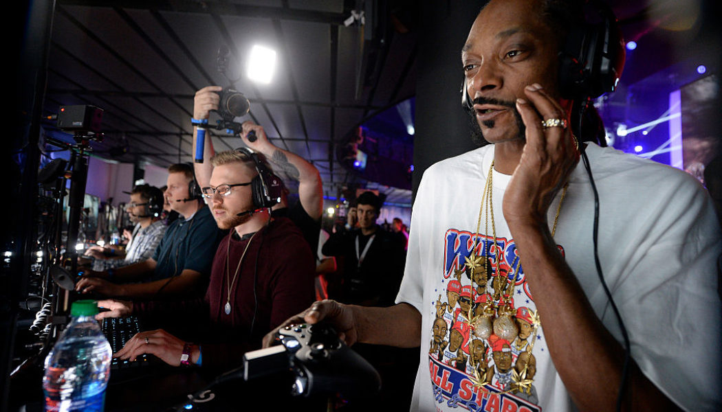 HHW Gaming: FaZe Clan Adds Snoop Dogg To Its Roster of Celebrity Talent