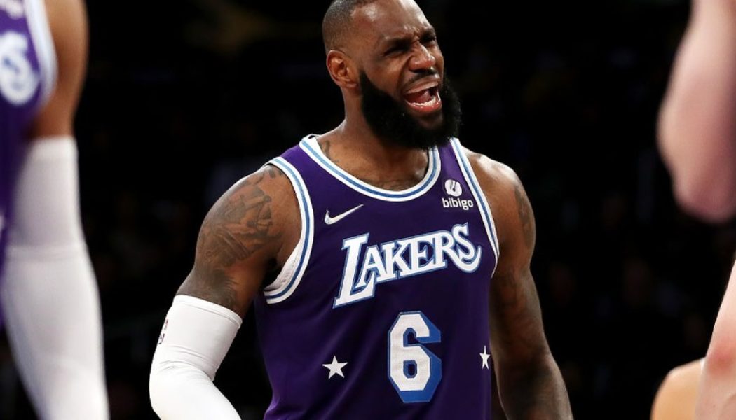 LeBron James Tells Hecklers To “Shut Your Ass up” After Blowout Loss to New Orleans Pelicans