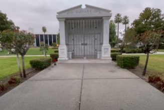 Photos: RANDY RHOADS’s Family, Friends And Fans Gather At His Gravesite To Mark 40th Anniversary Of His Death