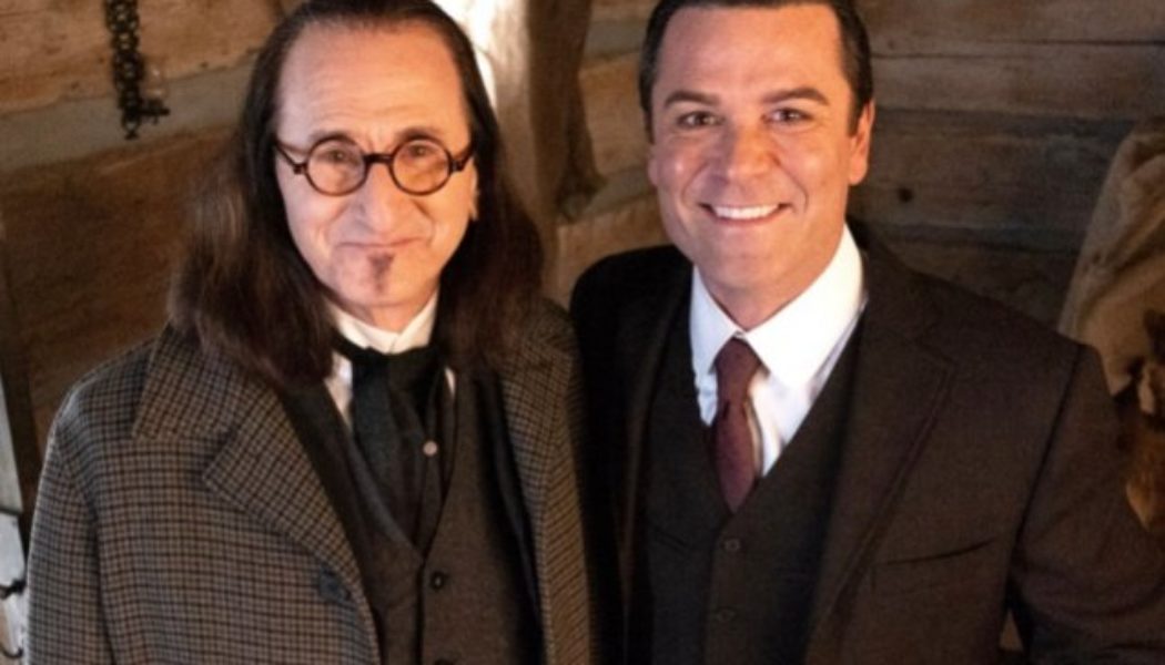 RUSH’s GEDDY LEE To Appear In Next Episode Of CBC Mystery Drama ‘Murdoch Mysteries’