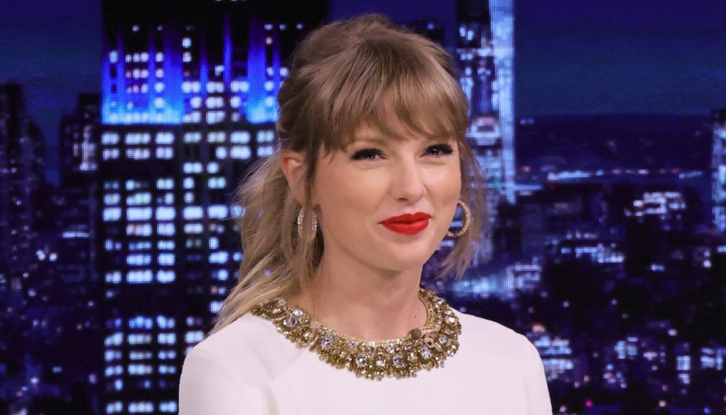 Taylor Swift to Receive Honorary Doctorate From NYU, Give Commencement Address