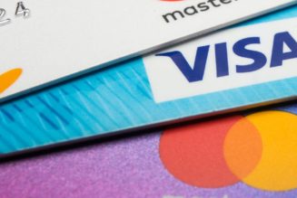 Visa and Mastercard suspend their services in Russia